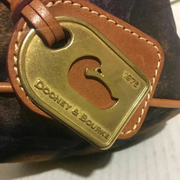 Dooney & Bourke satchel print nylon handbag - Picture 4 of 8